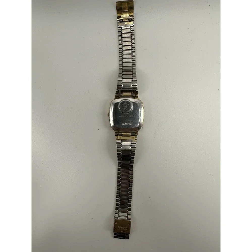 Timex Q Mens Vintage Watch New Battery M Cell 31MM 9